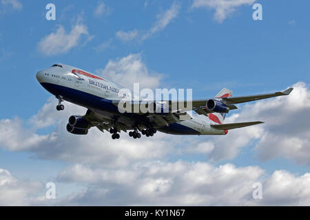 British Airways Boeing 747-436 G-BNLP Landung in London Heathrow Stockfoto