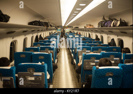 26.12.2017, Kyoto, Japan, Asien - eine zweite-Kabine auf den Shinkansen von Kyoto nach Nagoya. Stockfoto