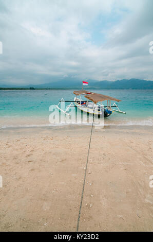 Schönen Strand von Gili Trawangan, oder einfach Gili T, ist die grösste der drei Gili Inseln Lombok. Die Insel ist eine der Diving Paradise. Stockfoto