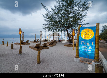 Schönen Strand von Gili Trawangan, oder einfach Gili T, ist die grösste der drei Gili Inseln Lombok. Die Insel ist eine der Diving Paradise. Stockfoto