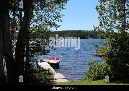 Kanadischen See an einem sonnigen Tag Stockfoto