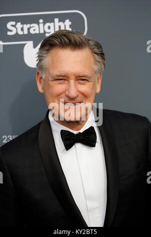 Beverly Hills, USA. 11 Jan, 2018. Bill Pullman nimmt an der 23. jährlichen Critics' Choice Awards auf der Barker Hangar in Santa Monica, Los Angeles, USA, am 11. Januar 2018. Credit: Hubert Boesl - KEINE LEITUNG SERVICE-Credit: Hubert Boesl/dpa/Alamy leben Nachrichten Stockfoto