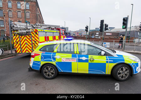 Nottingham, UK. 12. Januar 2018. Ein großes Feuer am Bahnhof Nottingham ist in der Folge zu erheblichen Störungen. Alle Züge in und aus der Station für den Tag abgesagt. Die Straßen rund um den Bahnhof sind geschlossen wie alle Straßenbahn zum Bahnhof. Credit: Martyn Williams/Alamy leben Nachrichten Stockfoto