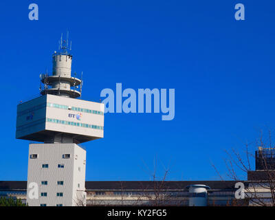 Martlesham Heath, Großbritannien. 12 Jan, 2018. UK Wetter: Helle, sonnige Winter morgen bei BT Adastral Park, martlesham Heide, Suffolk. Stockfoto