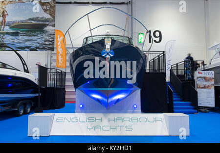 ExCel, London, UK. 12. Januar, 2018. Die fünf Tage London Boat Show sieht Massen an Tag 3, mit Ausstellern über starke Verkäufe Anfragen. Credit: Malcolm Park/Alamy Leben Nachrichten. Stockfoto