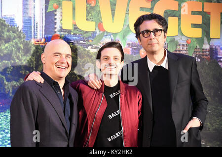Rom, Italien. 12 Jan, 2017. Im Hotel st. Regis-Fotoshooting Film IL VEGETALE - Luca Zingaretti, Fabio Rovazzi und Regisseur Gennaro Nunziante Credit: Giuseppe Andidero/Alamy leben Nachrichten Stockfoto