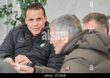 Arosa, Schweiz. 12 Jan, 2018. David Degen, während die 8. inoffizielle Eis Schnee Fussball-WM 2018 in Arosa. Credit: Rolf Simeon/Verkünden/Alamy leben Nachrichten Stockfoto