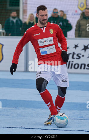 Arosa, Schweiz. 12 Jan, 2018. Mario Eggimann während des 8. inoffizielle Eis Schnee Fussball-WM 2018 in Arosa. Credit: Rolf Simeon/Verkünden/Alamy leben Nachrichten Stockfoto