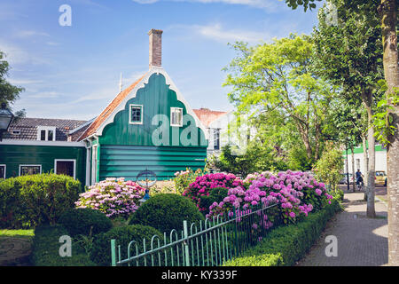 Zaanse Schans. Historische Stadt in Nordholland mit Open-air Museum. Die Windmühlen, Stockfoto