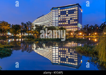 Nachtansicht von songshan Cultural Park in Taipei Stockfoto