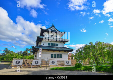 Aomori, Japan - 16. Mai 2017. Hirosaki Schloss am Sommertag in Aomori, Japan. Hirosaki war die Hauptstadt der Tsugaru Clan, der einmal über viel o ausgeschlossen Stockfoto