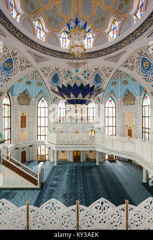 Die Kul Sharif Moschee Innenraum, es ist eine der größten Moscheen in Russland. Die Kul Sharif Moschee in Kazan Stadt in Russland. Stockfoto