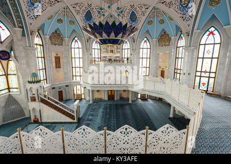 Die Kul Sharif Moschee Innenraum, es ist eine der größten Moscheen in Russland. Die Kul Sharif Moschee in Kazan Stadt in Russland. Stockfoto