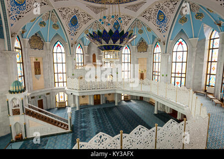 Die Kul Sharif Moschee Innenraum, es ist eine der größten Moscheen in Russland. Die Kul Sharif Moschee in Kazan Stadt in Russland. Stockfoto