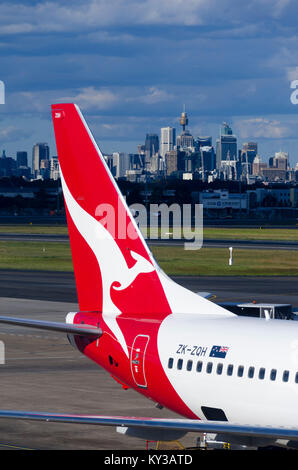Qantas Flugzeug in Sydney Kingsford Smith Flughafen, New South Wales, Australien Stockfoto