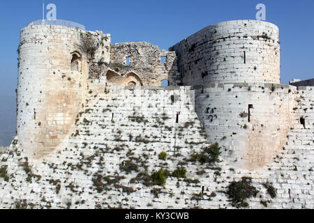 Die Türme der Burg Krak de Chevalier in Syrien Stockfoto