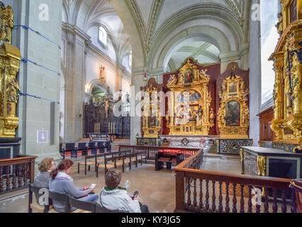 Der Innenraum der Kirche St. Leodegar in Luzern Stockfoto