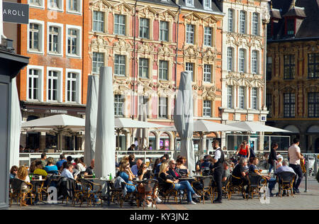 "Place du General de Gaulle' Square oder "Grand Place" in der Innenstadt von Lille (Nordfrankreich): flämischen Stil stattlichen Gebäuden Stockfoto