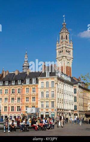 "Place du General de Gaulle' Square oder "Grand Place" in der Innenstadt von Lille (Nordfrankreich): flämischen Stil stattlichen Gebäuden und Glockenturm der Kammer Stockfoto