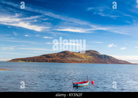 Ein Blick auf die Heilige Insel von lamlash Bay, Isle of Arran, Schottland Stockfoto