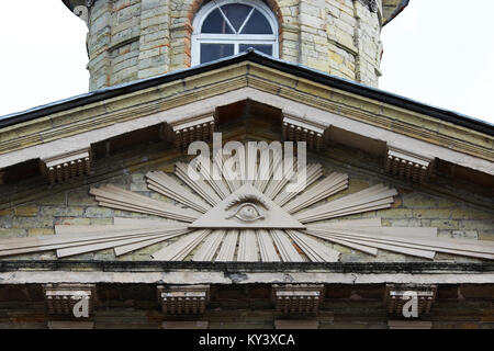 Die All Seeing Eye. Masonic Darstellung von Osiris. Dreieck und das Auge, das ist im Zusammenhang mit der Illuminati. Lutherische Kirche in der Stadt Gat Stockfoto