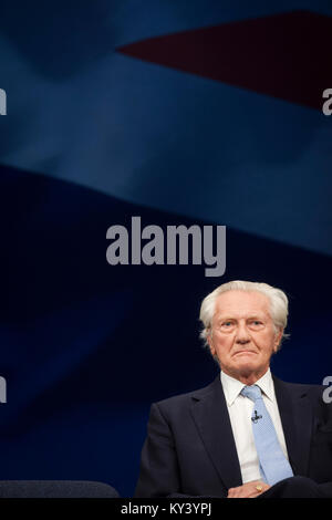 Lord Michael Heseltine, die an einer Podiumsdiskussion am zweiten Tag der Konservativen Partei jährlichen Konferenz in Manchester. Die Konferenz fand zwischen dem 4. bis 7. Oktober und war der Erste, der seit 2015 die Konservativen BRITISCHEN allgemeinen Wahl gewonnen. Stockfoto