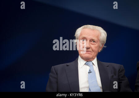 Lord Michael Heseltine, die an einer Podiumsdiskussion am zweiten Tag der Konservativen Partei jährlichen Konferenz in Manchester. Die Konferenz fand zwischen dem 4. bis 7. Oktober und war der Erste, der seit 2015 die Konservativen BRITISCHEN allgemeinen Wahl gewonnen. Stockfoto