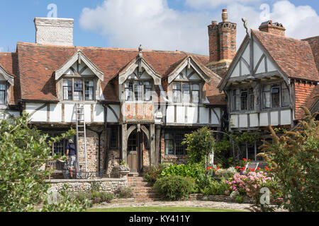 Tudor schließen, Dean Court Road, Rottingdean, East Sussex, England, Vereinigtes Königreich Stockfoto