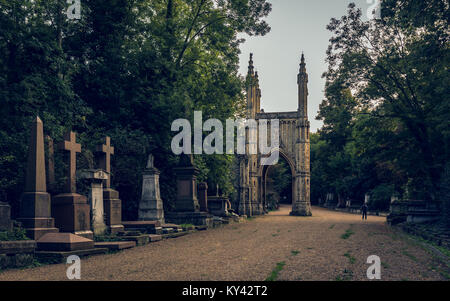 Die teilweise zerstört anglikanische Kapelle auf dem Friedhof Nunhead, Southwark, London Stockfoto