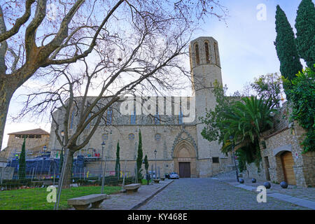 Blick auf das Kloster von Pedralbes, einem gotischen Kloster in Barcelona, Katalonien, Spanien. Es ist jetzt ein Museum. Stockfoto