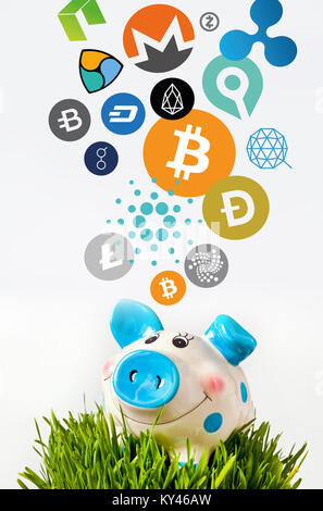 Virtuelle cryptocurrency - Finanzielle Technologie und Internet Geld - piggy Bank und Münze Zeichen Stockfoto