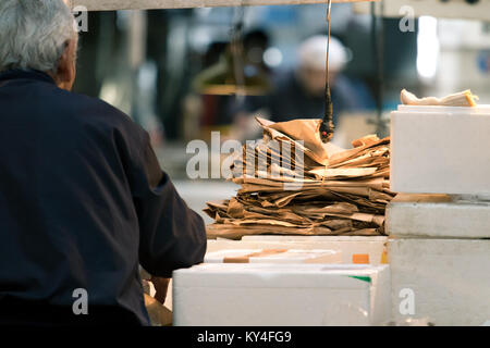 Der Tsukiji Markt ist der größte Großhandel Fisch und Meeresfrüchte Markt der Welt und auch eine der größten Großhandel Lebensmittel Märkte Stockfoto