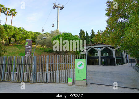 Blick auf die Jardins de Joan Brossa, ein Garten in der Gegend von Montjuic, Barcelona, Katalonien. Stockfoto