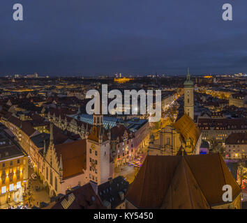 Blick auf München bei Nacht Stockfoto