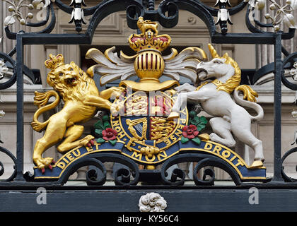 Königlichen Wappen am Her Majesty's Theatre, London, UK Stockfoto