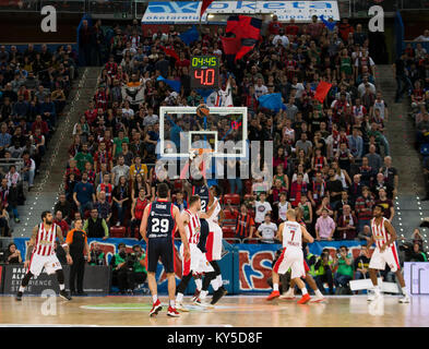 Vitoria, Spanien. 12 Jan, 2018. Spieler während der Turkish Airlines EuroLeague Übereinstimmung zwischen Vitoria Gazteiz Baskonia und Olympiakos Piräus Piräus an Fernando Buesa Arena, in Vitoria, Nordspanien, Freitag, Januar. 12., 2018. Credit: Gtres Información más Comuniación auf Linie, S.L./Alamy leben Nachrichten Stockfoto