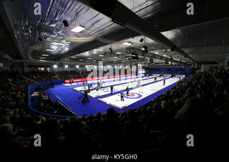 London, Ontario, Kanada, Jan 12 2018 Western Fair Sports Complex Glenn Howard von Team Kanada fegte die drei - das Spiel Serie von Amerika Herausforderung gegen Brasilianer Marcelo Mello heute an die 2018 Continental C mit 6-3 gewinnen. Kanada verdient jetzt einen Punkt in der 2018 Weltweit Männer-WM im kommenden Frühjahr in Las Vegas. Lukas Durda/Alamy leben Nachrichten Stockfoto