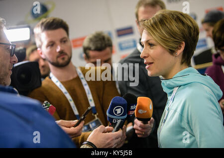 Ruhpolding, Deutschland. 13 Jan, 2018. Ehemalige Biathletin Magdalena Neuner gibt ein Interview an der Biathlon Weltcup in Ruhpolding, Deutschland, 13. Januar 2018. Credit: Sven Hoppe/dpa/Alamy leben Nachrichten Stockfoto