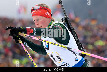 Deutschlands Franziska Hildebrand in Aktion am Relais des Biathlon Weltcup Frauen (4 x 6 km) in Ruhpolding, Deutschland, 13. Januar 2018. Foto: Sven Hoppe/dpa Stockfoto