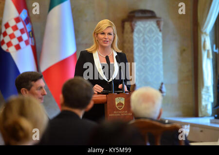 BRDO pri Kranju, Slowenien. 13. Januar, 2018. Rede des Präsidenten von Kroatien, Kolinda Grabar-Kitarovic bei der feierlichen Mittagessen für die Präsidenten der Nachbarländer, bewirtet von slowenischen Präsidenten Borut Pahor. Credit: Matic Štojs/Alamy leben Nachrichten Stockfoto