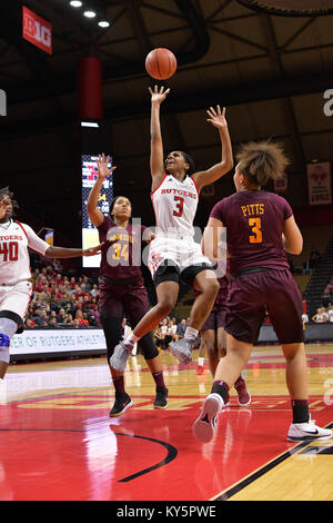 Piscataway, New Jersey, USA. 13 Jan, 2018. Rutgers Guard, TYLER SCAIFE (3), fährt zum Korb gegen Minnesota in einem Spiel an der Rutgers Athletic Center in Piscataway, New Jersey. Quelle: Joel Plummer/ZUMA Draht/Alamy leben Nachrichten Stockfoto