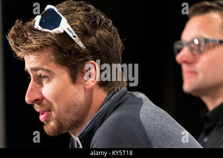 Adelaide, South Australia, Australien. 13 Jan, 2018. Peter Sagan (L) mit Luke Roberts bei Media Konferenz für die Tour Down Under, Australien am 13. Januar 2018 Credit: Gary Francis/ZUMA Draht/Alamy leben Nachrichten Stockfoto