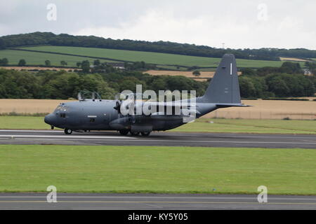 88-2102, eine Lockheed Hercules HC-130N (Combat König), die von der United States Air Force betrieben, am Flughafen Prestwick, Ayrshire. Stockfoto