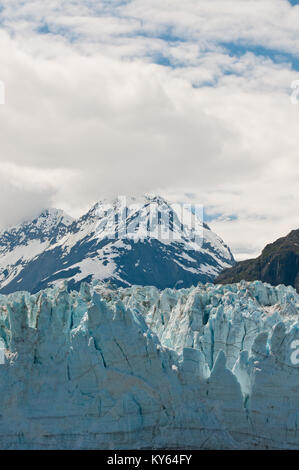 Margerie Gletscher mit majestätischen Berg im Hintergrund. Stockfoto