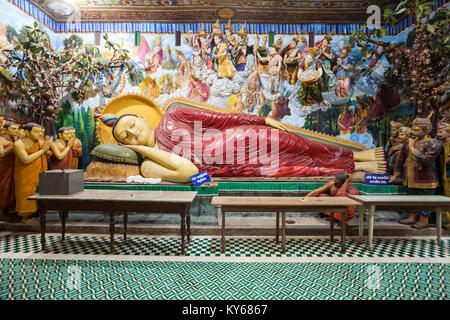 NEGOMBO, SRI LANKA - Februar 08, 2017: Angurukaramulla Temple Interieur. Angurukaramulla ist ein buddhistischer Tempel in Negombo. Stockfoto