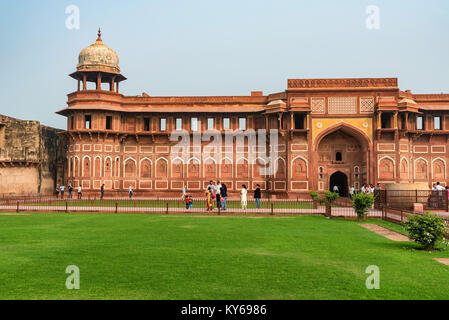 FORT, Agra, Indien - NOVEMBER, 2017: Jahangir Palace Stockfoto