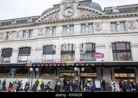 Außen, Außen, Passagiere, Zug, Bahn, Eisenbahn, Station, Central, Main, Matabiau, Toulouse, Frankreich, Abteilung, der, Haute-Garonne, Region, Royal, Stockfoto