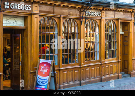 Greggs Bäckerei shopfront in Bury St. Edmunds, Suffolk, England, Großbritannien Stockfoto