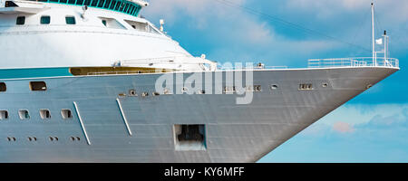 Luxusliner im Gange. Tour Reisen und Wellness Dienstleistungen Stockfoto