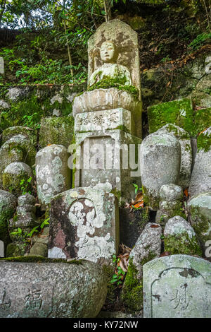 Friedhof im Chion-in Tempel Garten, Kyoto, Japan Stockfoto